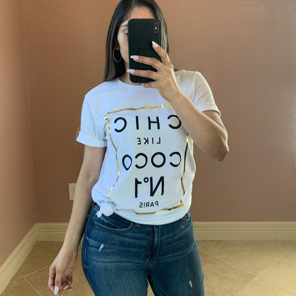 Graphic T-shirt - Picture 2 of 3